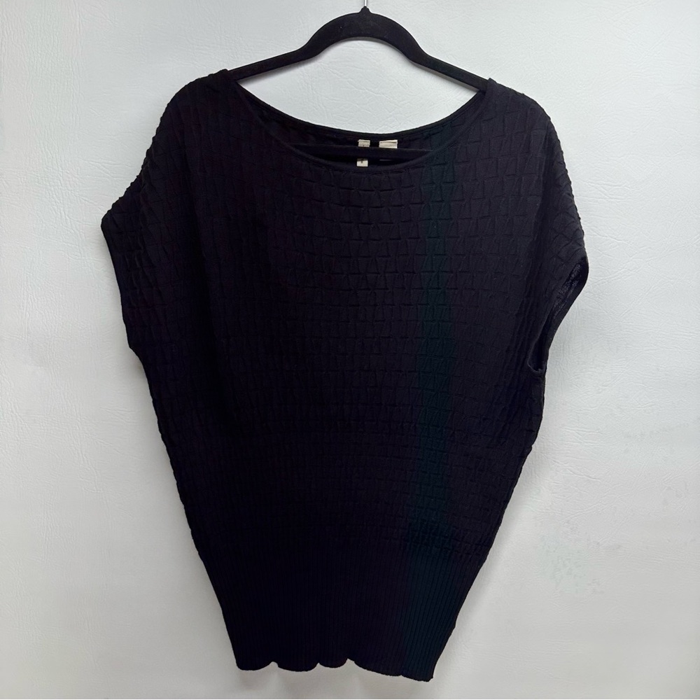 Moth by Anthropologie Black Textured  Top size M